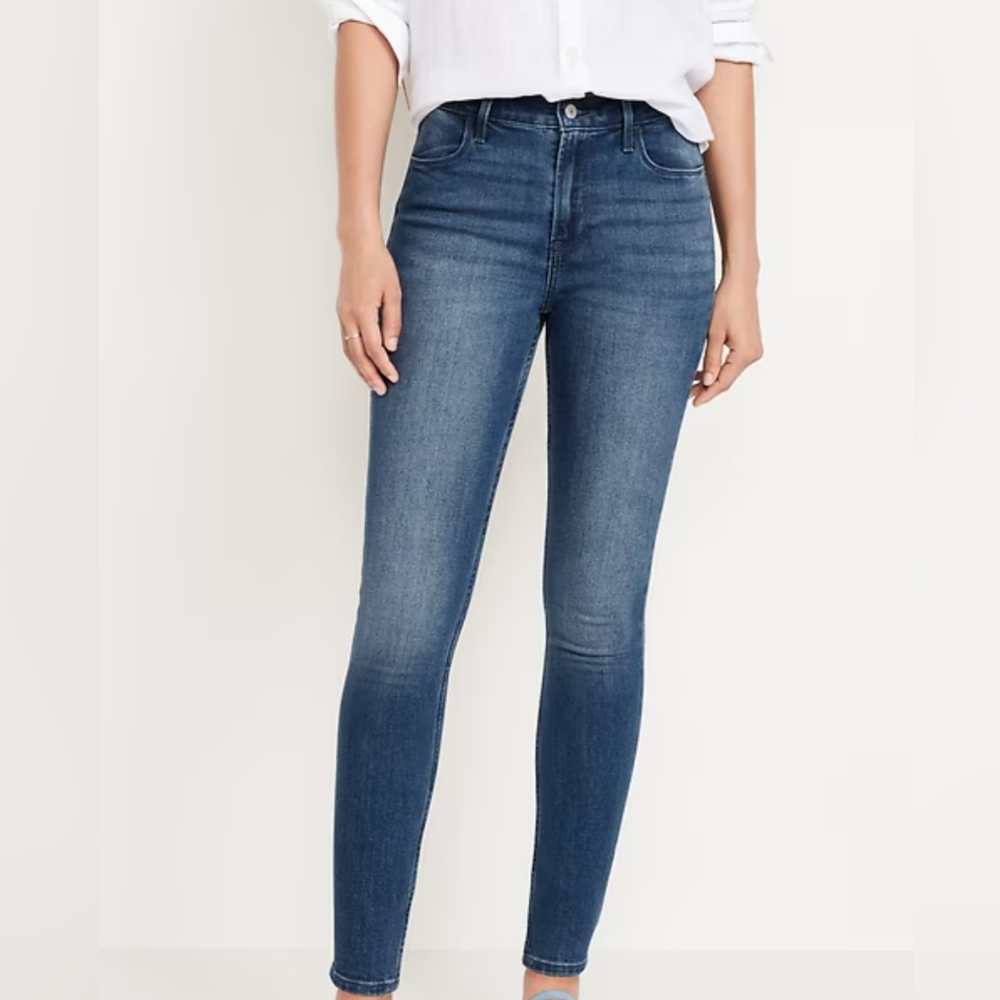 Old Navy Curvy Profiles Ladies Jeans,  Ladies Size 2 Regular,  Skinny Jeans